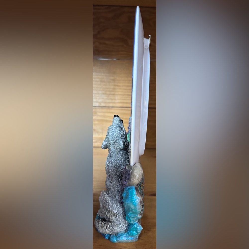 Hamilton Collection Wolf Plate - Picture 3 of 5